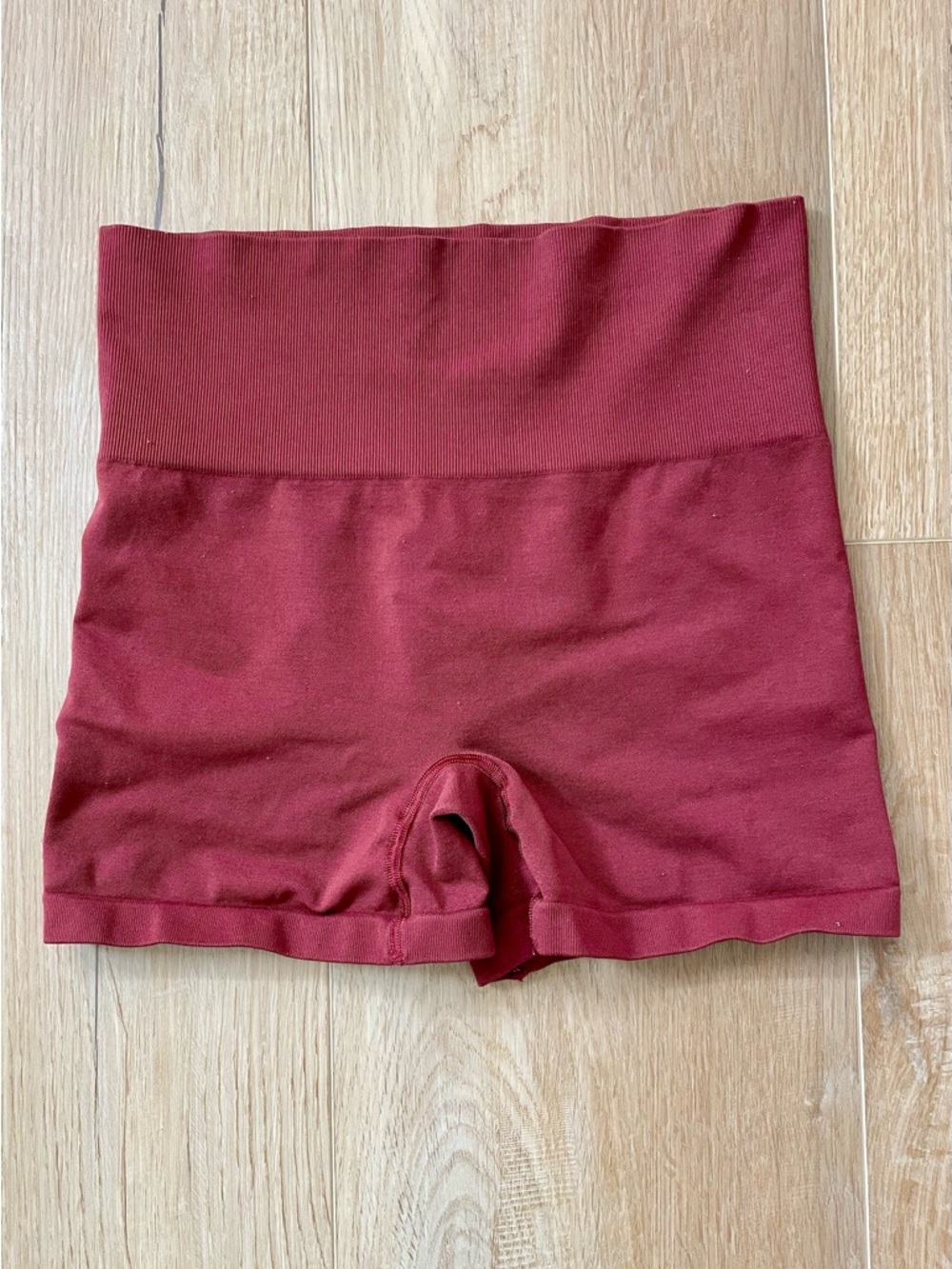 Gilly‎ Hicks High-Rise Seamless Ribbed Active Shorts - Burgundy (XS)